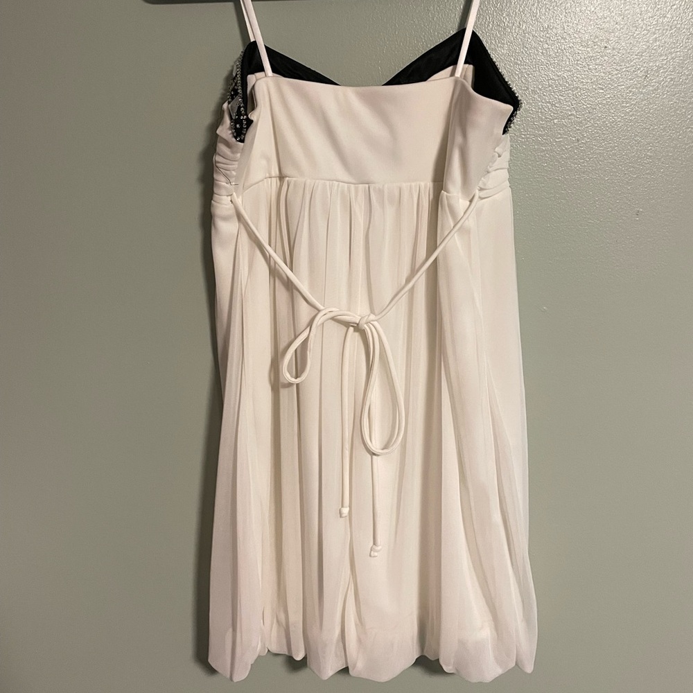 Dress - Picture 4 of 5
